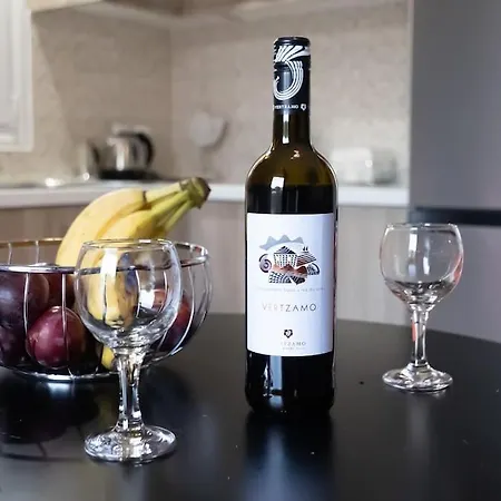 Stefanos & Zenia's Apartment2 -nydri شقة *
