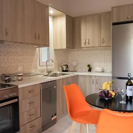 Stefanos & Zenia's Apartment2 -nydri