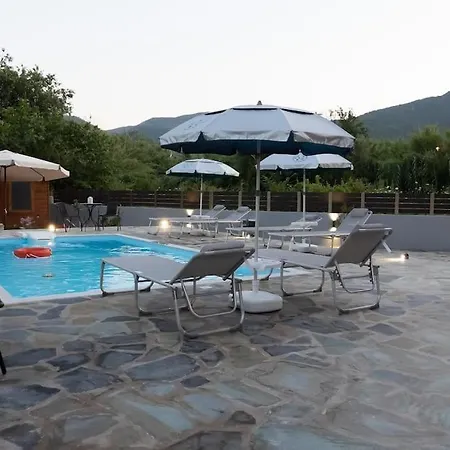 Stefanos & Zenia's Apartment2 -nydri Daire *